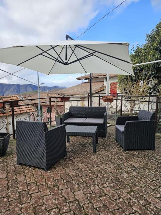 La Casa Della Lavanda Borgo Adorno Extérieur photo