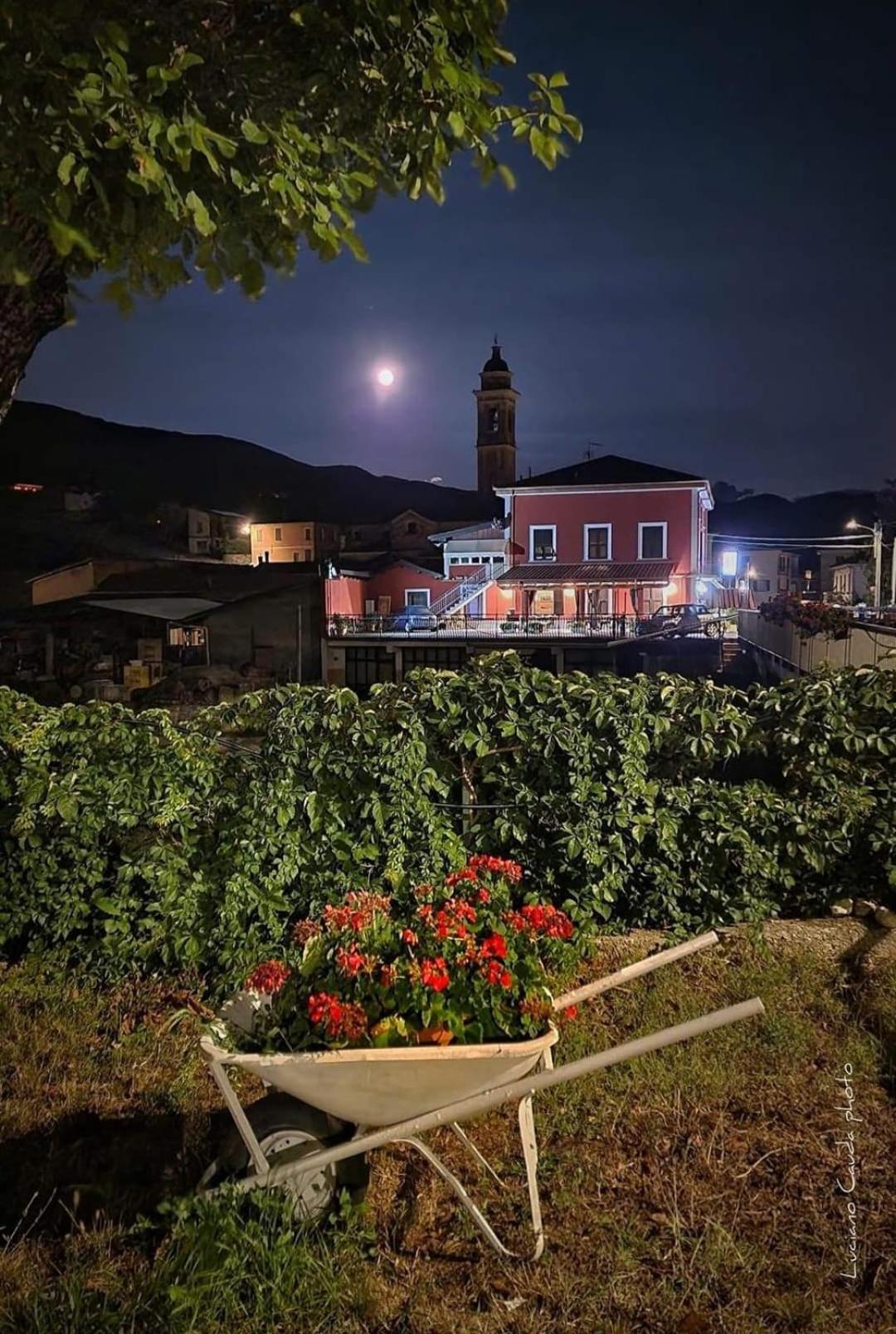 La Casa Della Lavanda Borgo Adorno Extérieur photo