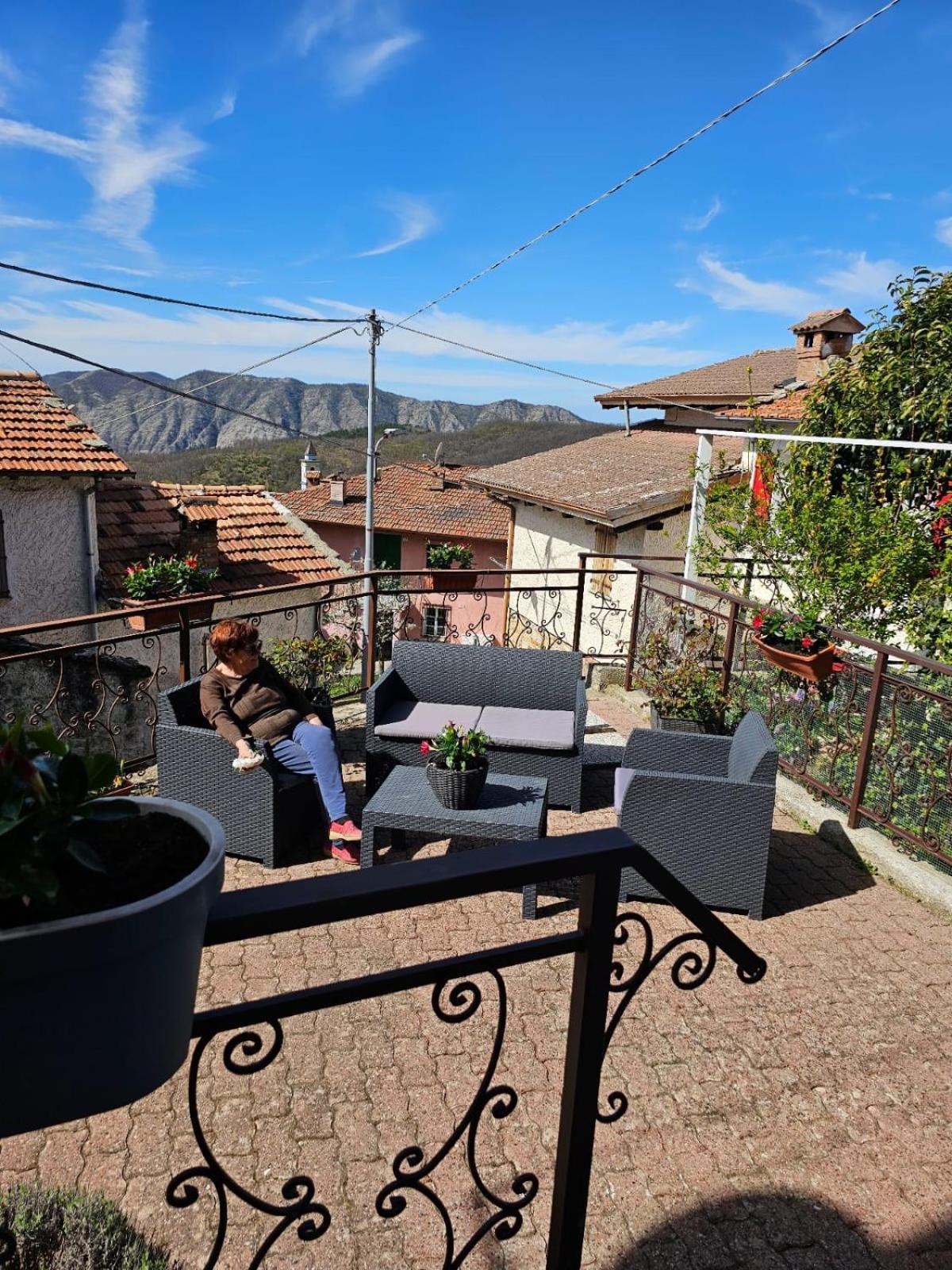 La Casa Della Lavanda Borgo Adorno Extérieur photo